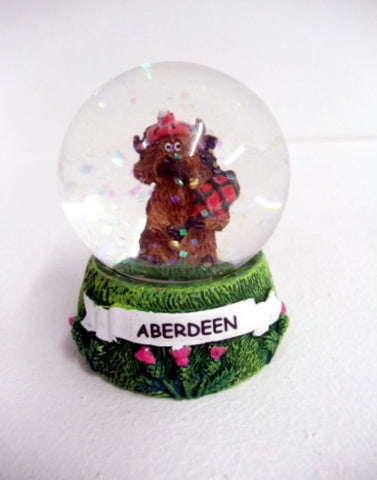 Aberdeen Scotland Highland Cow with Bagpipes Snow Globe
