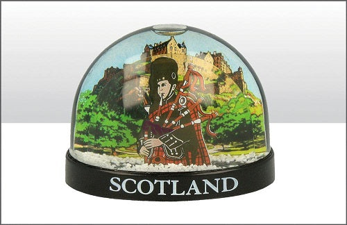 Scotland Piper Snow Globe (Plastic)